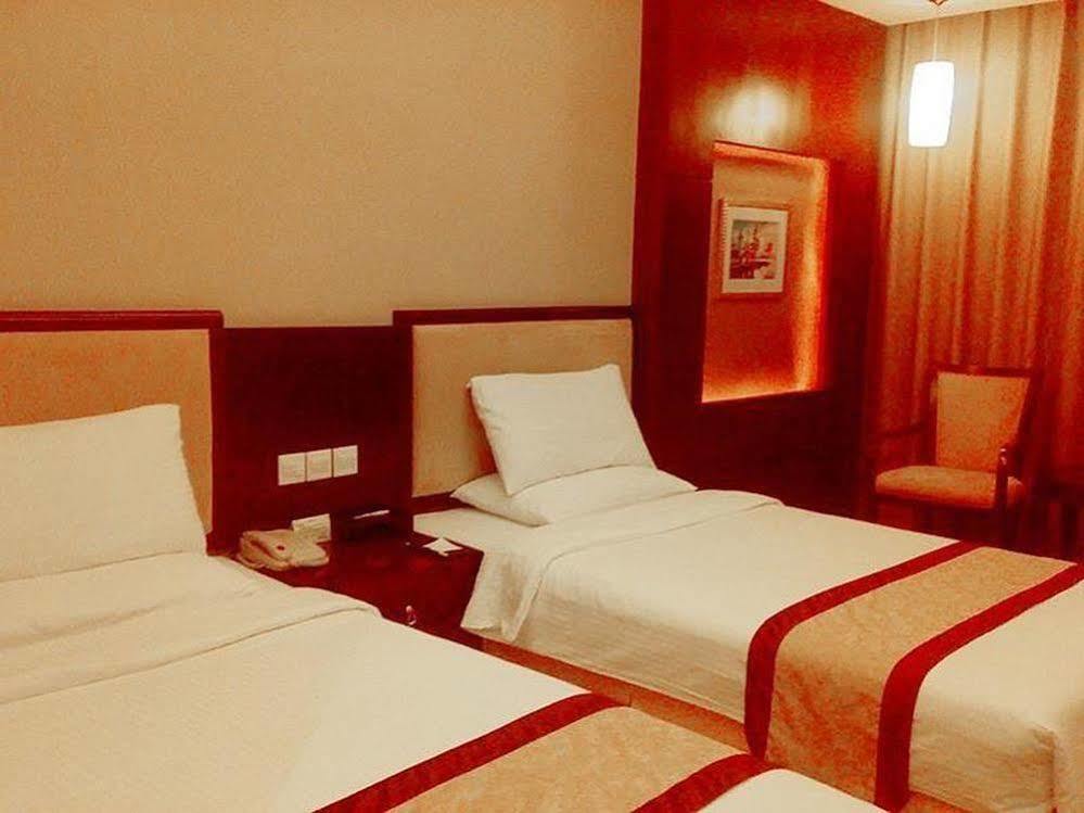 Wanyi Hotel ตงกวน ภายนอก รูปภาพ