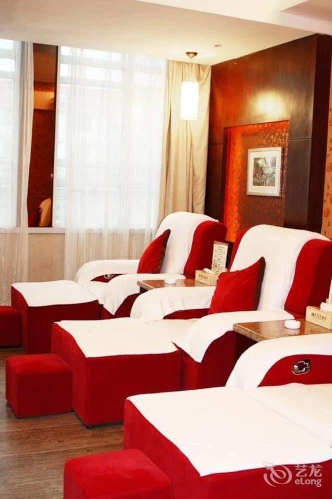 Wanyi Hotel ตงกวน ภายนอก รูปภาพ